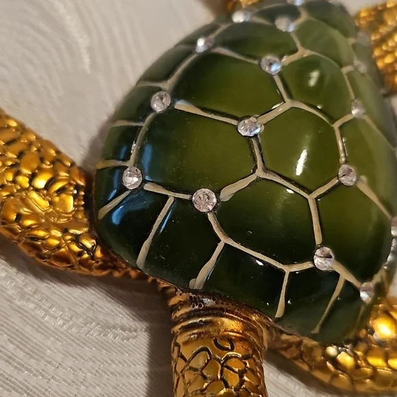 Turtil Pair Resein Cast With Crystal Accents - Picture 7 of 8